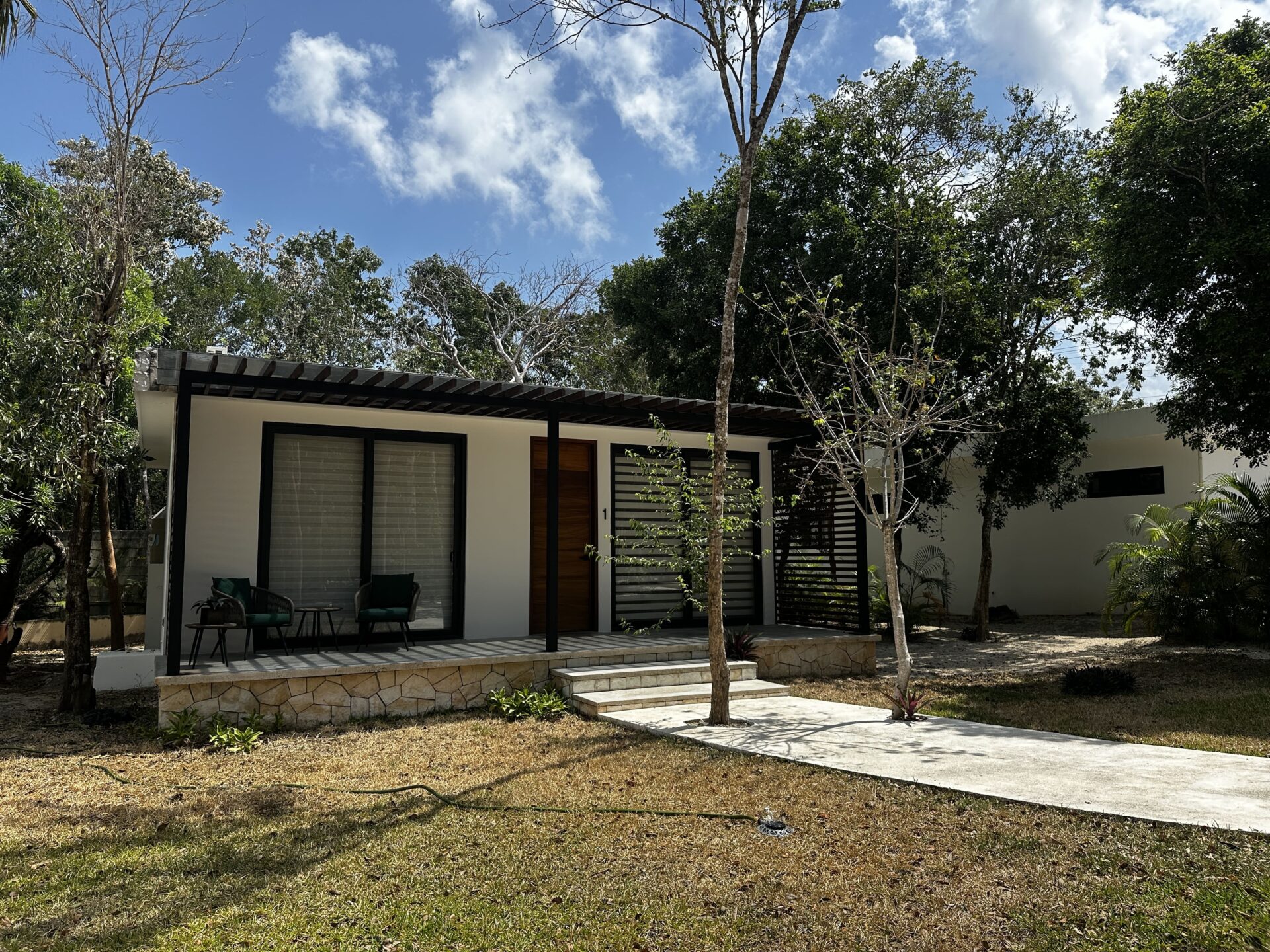 Santa Teresita Cozy Villa for sale near the Beach XPU-Ha