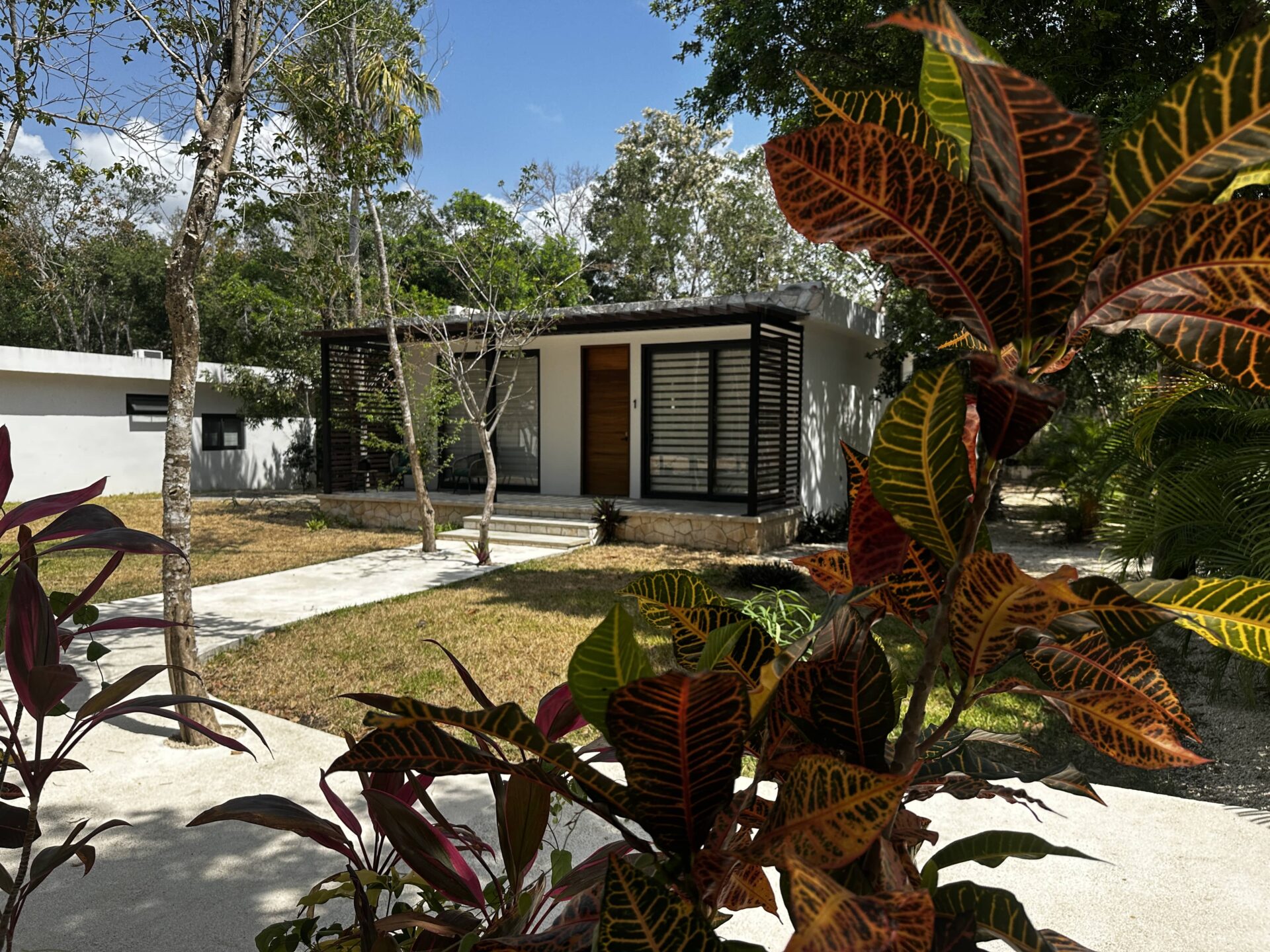 Santa Teresita Cozy Villa for sale near the Beach XPU-Ha