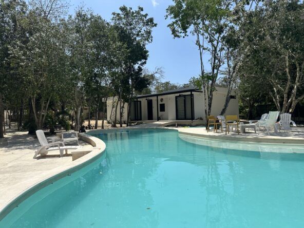 Ubicado en el corazón de la Riviera Maya, Rancho Santa Teresita es una joya escondida que ofrece una combinación única de tranquilidad, privacidad y comodidad.