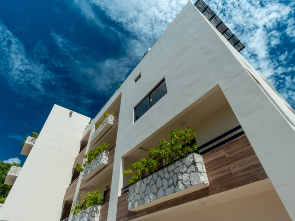 Descubre Punta Kaan Condos en venta en Playa del Carmen con Play Investments. Te ayudamos a encontrar la propiedad ideal para invertir, vivir o generar rentabilidad en el corazón de la Riviera Maya.