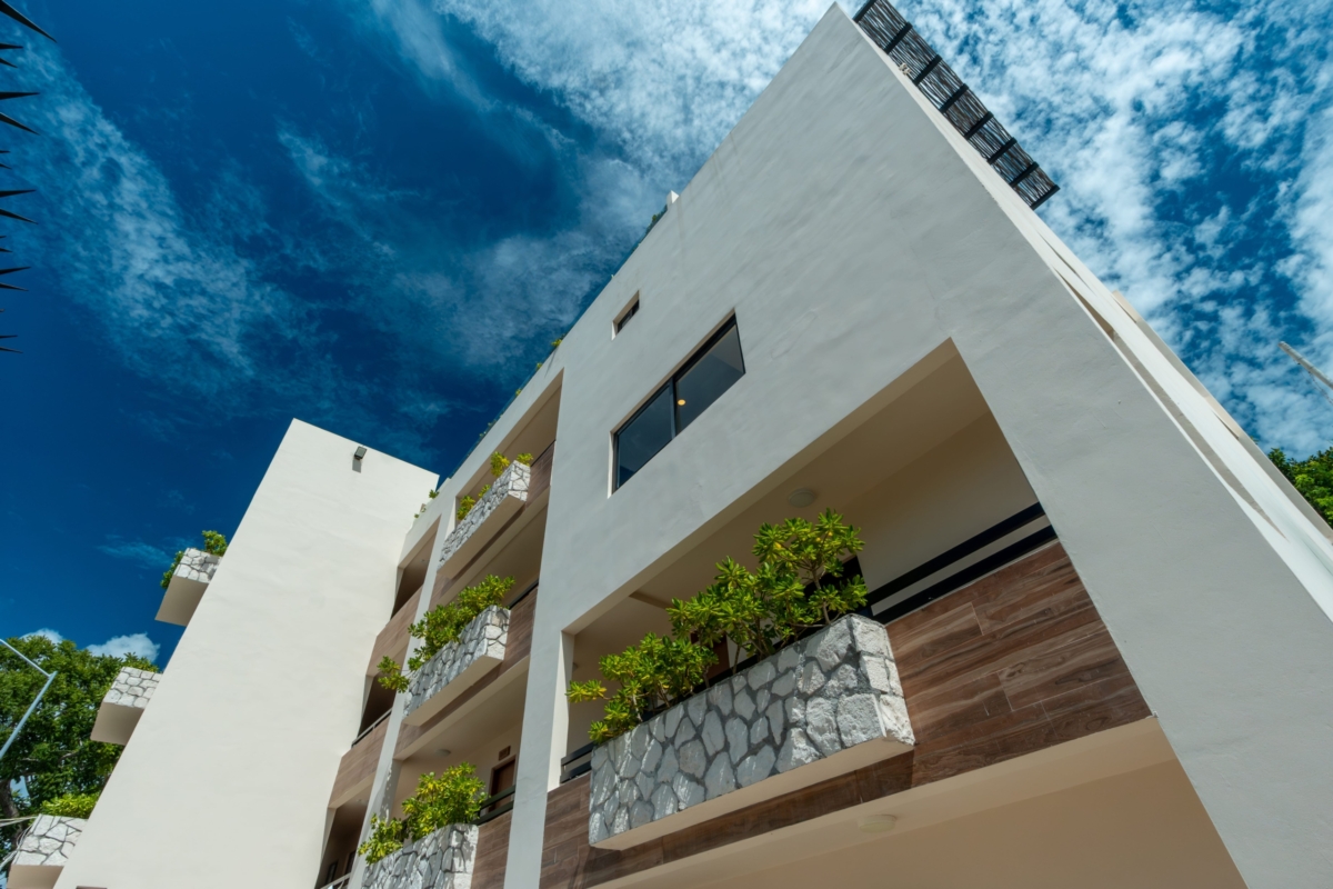 Descubre Punta Kaan Condos en venta en Playa del Carmen con Play Investments. Te ayudamos a encontrar la propiedad ideal para invertir, vivir o generar rentabilidad en el corazón de la Riviera Maya.