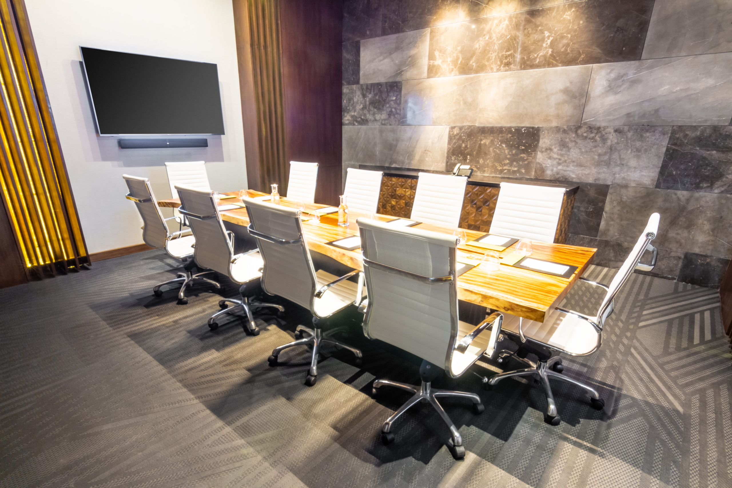 The Fives Downtown Hotel – Curio Collection by Hilton Departamentos en venta: inversión premium en el corazón de Playa del Carmen