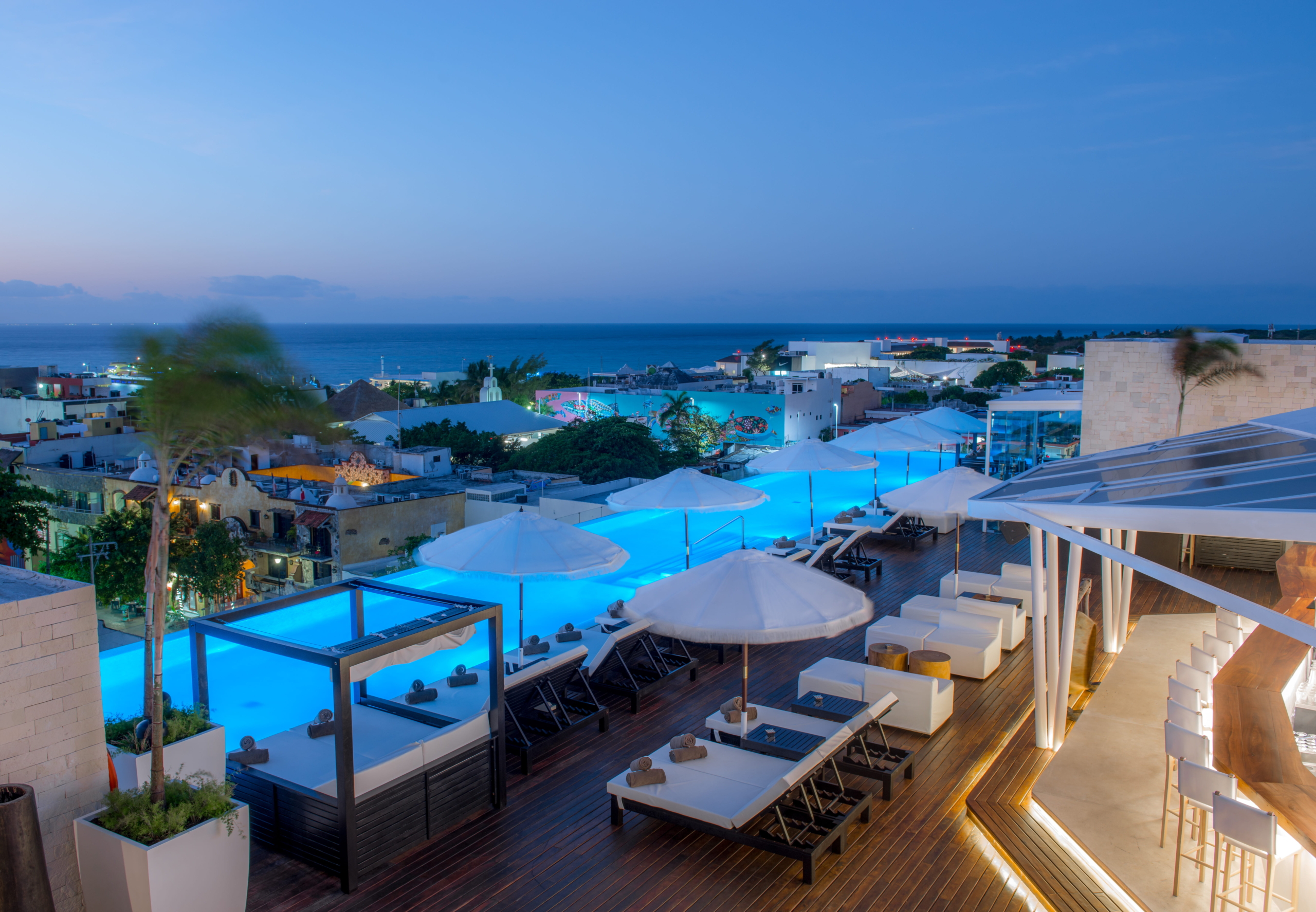 The Fives Downtown Hotel – Curio Collection by Hilton Departamentos en venta: inversión premium en el corazón de Playa del Carmen
