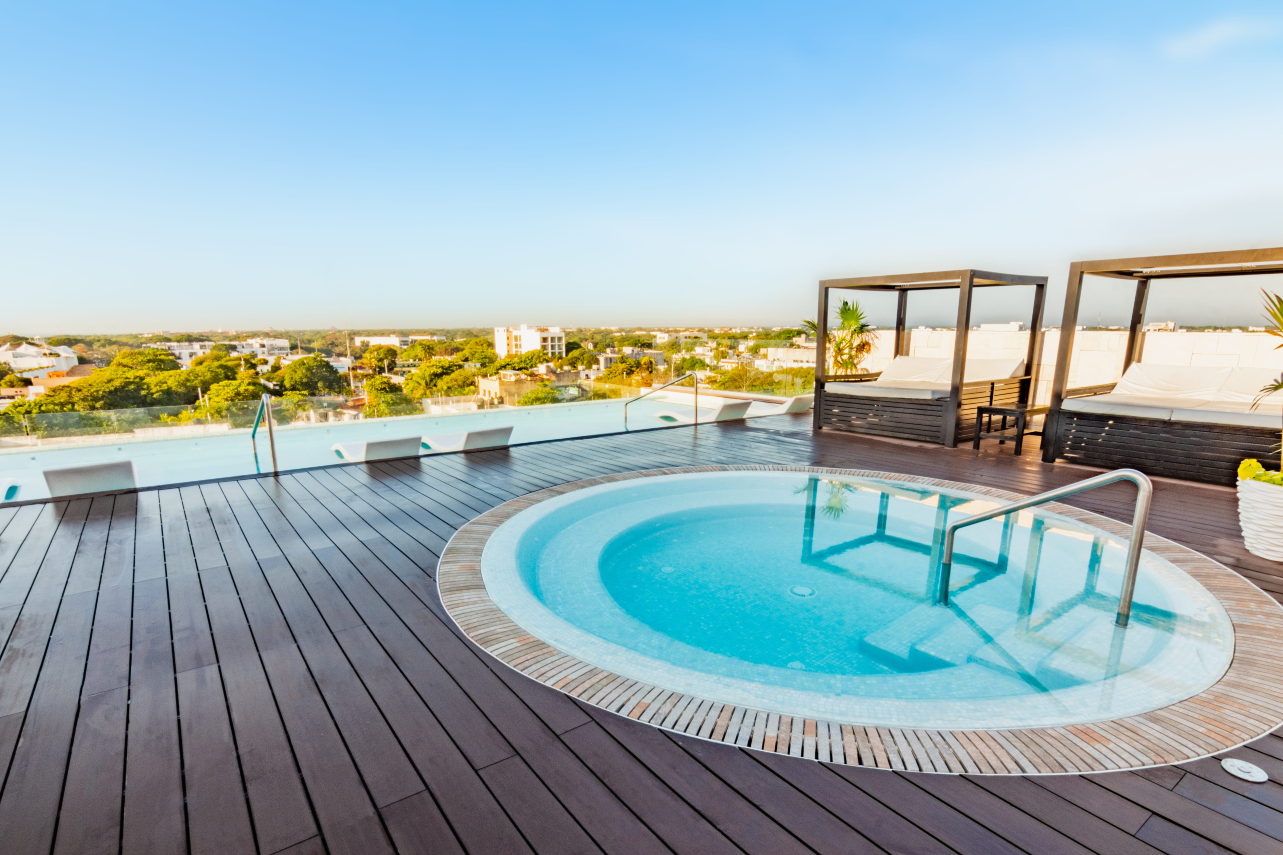 The Fives Downtown Hotel – Curio Collection by Hilton Departamentos en venta: inversión premium en el corazón de Playa del Carmen