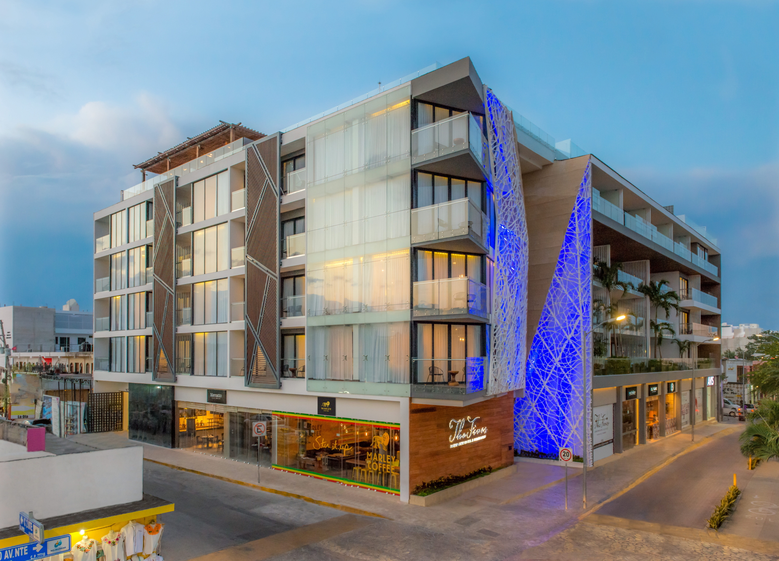 The Fives Downtown Hotel – Curio Collection by Hilton Departamentos en venta: inversión premium en el corazón de Playa del Carmen