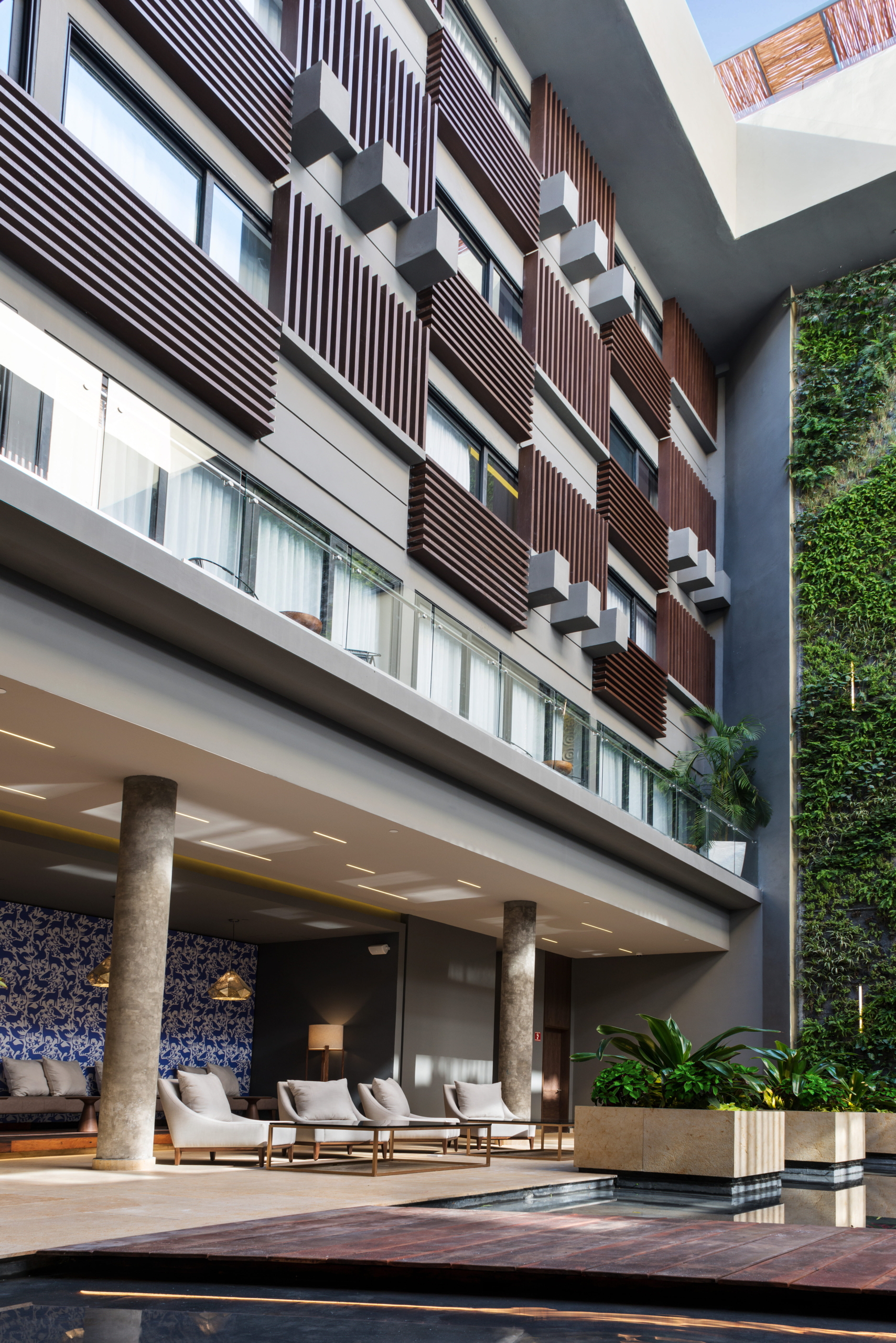 The Fives Downtown Hotel – Curio Collection by Hilton Departamentos en venta: inversión premium en el corazón de Playa del Carmen